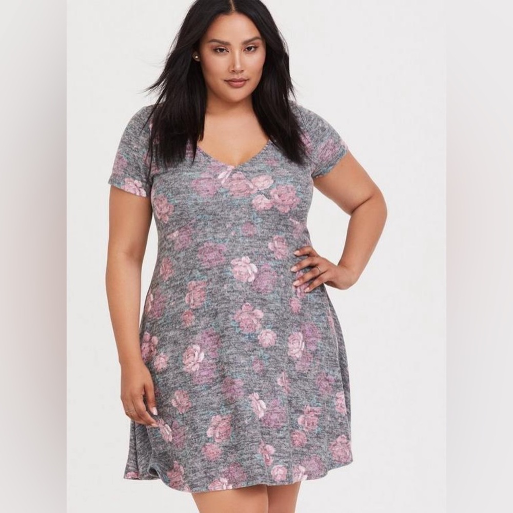 Torrid Women’s Size Large/0 Mini Super Soft Gray Floral Plush Skater Dress NWT